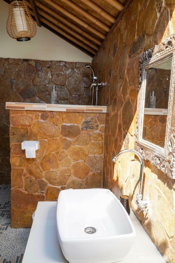 Bamboo Bali Hill Bungalows Amed Exterior foto